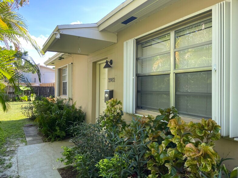 Building Photo - 2982 SW 25th St