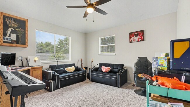 Building Photo - 9039 Serena Ln