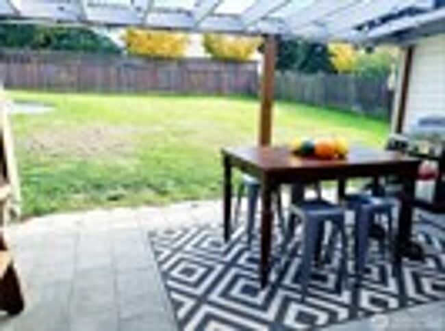 Building Photo - 4Bd/1Ba SeaTac House