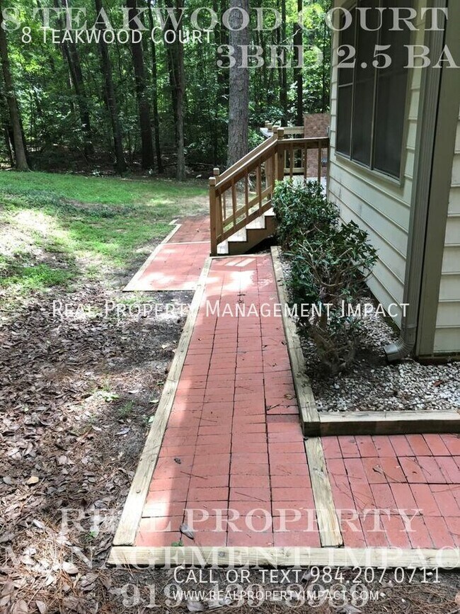 Building Photo - 8 Teakwood Ct