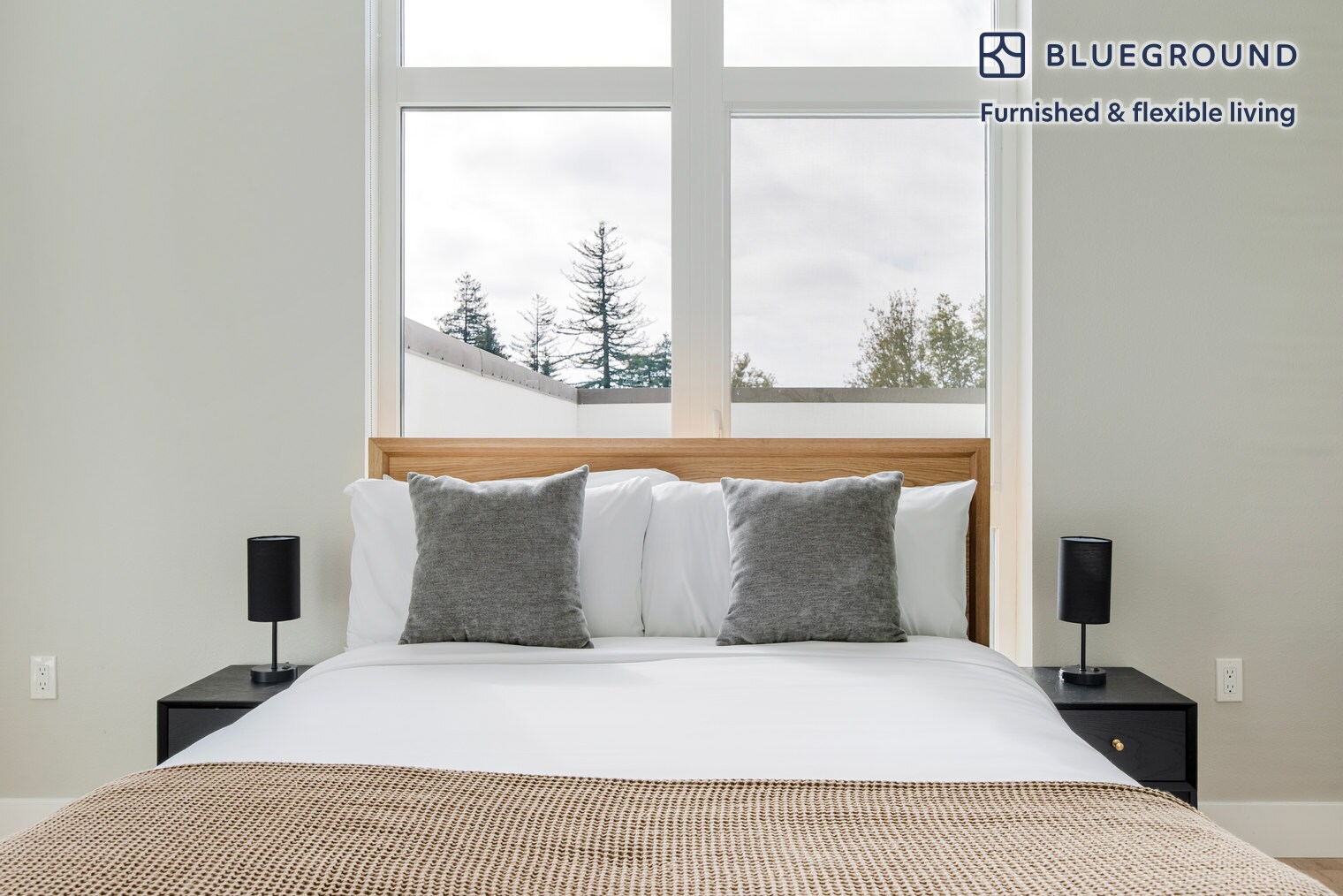 Building Photo - 555 E Evelyn Ave