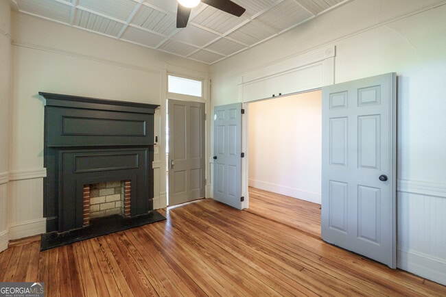 Building Photo - 243 Boulevard