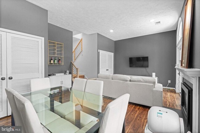 Building Photo - 11433 Heritage Oak Ct