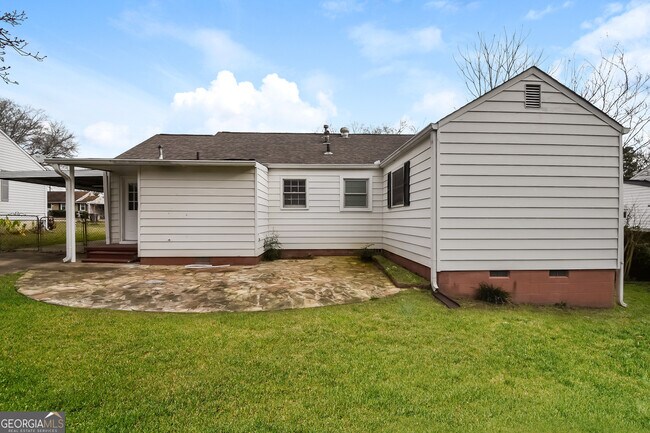 Building Photo - 8467 Fairview Dr