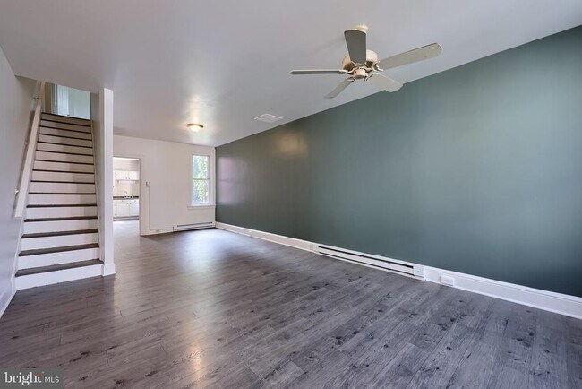 Primary Photo - 464 Lafayette St