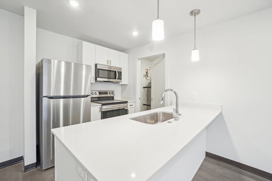 Building Photo - 1326 S 500 E