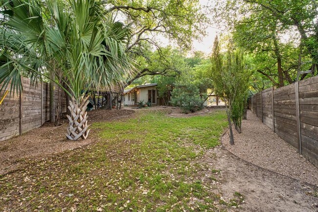 Building Photo - 2301 Westway Cir