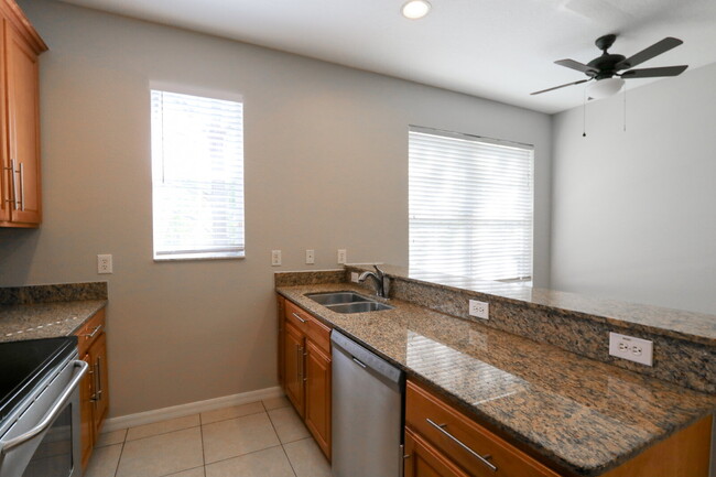 Building Photo - Spacious 3-Bedroom Townhouse with 3.5 Bath...