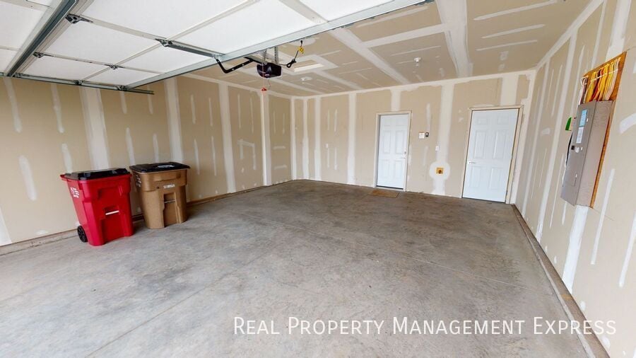 Building Photo - 4615 E Leubecher Pl