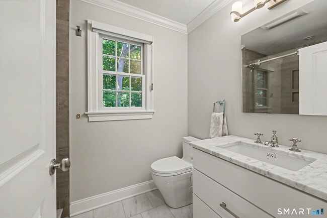 Building Photo - 40 Mianus View Terrace