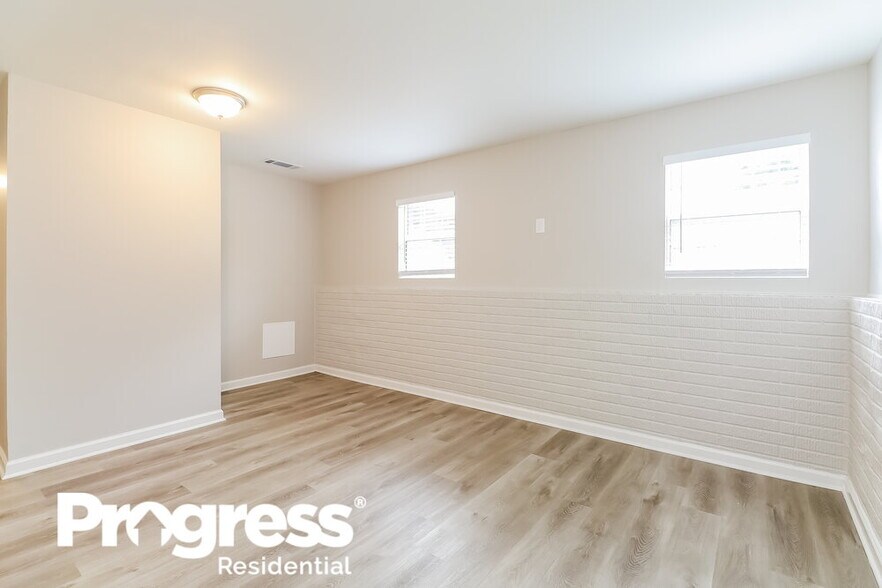 Building Photo - 553 Ransom Way