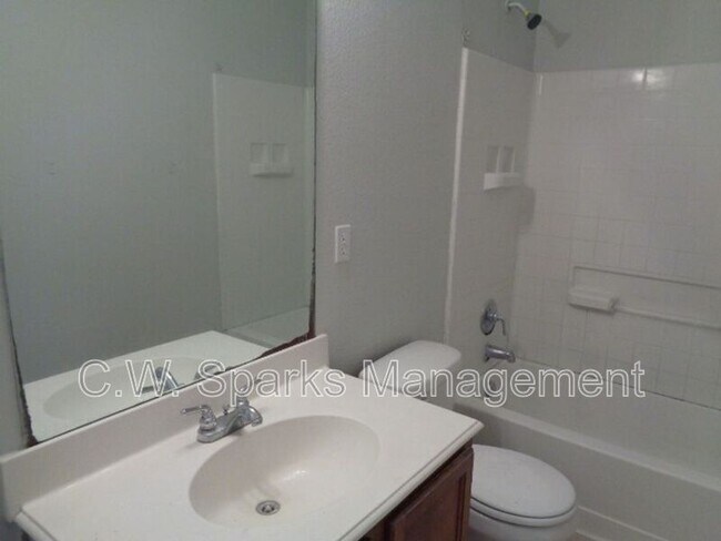 Building Photo - 13651 Biggs St