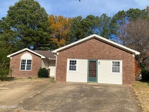 Building Photo - 926 Oaklawn Pl