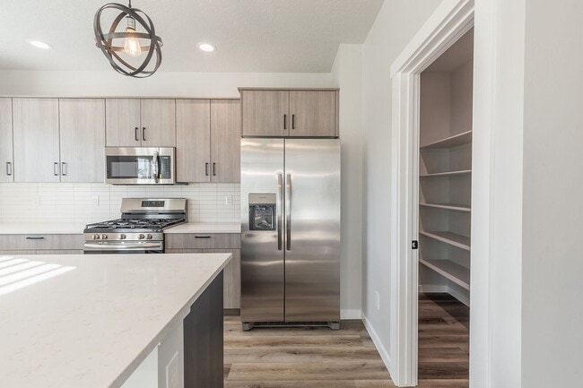 Building Photo - New 4 Bed 2.5 Bath House in Star