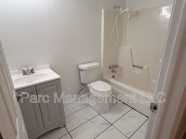 Building Photo - 2076 Harned St