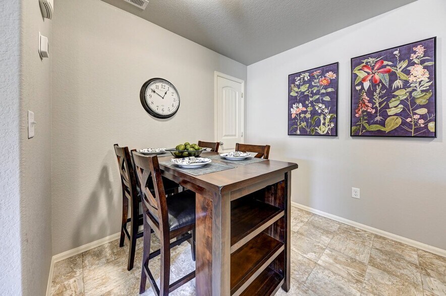 Building Photo - 7604 Sand Lake Heights