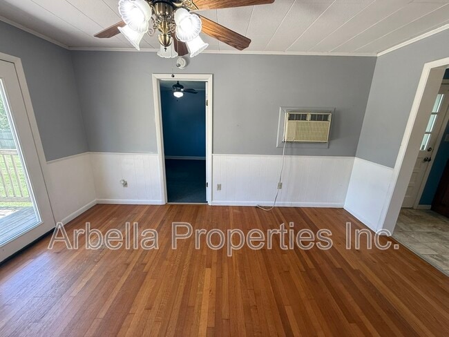 Building Photo - 2239 Buckingham Rd