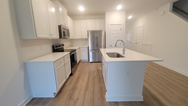 Building Photo - Section 8 Accepted!!! "Chic 3-Bed Oasis with Granite Elegance - 1720 Sq. Ft. in Huntsville!"