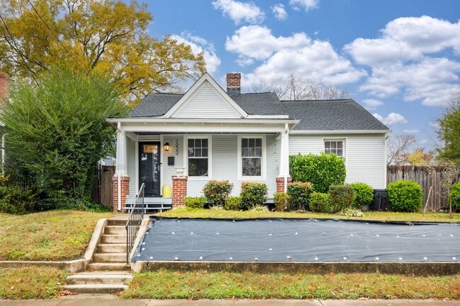 Primary Photo - Quaint 3 Bedroom/2 Bath Home Located Near ...