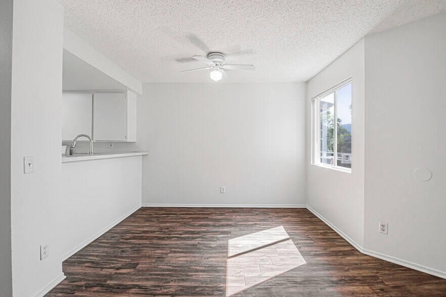 Building Photo - 1215 D St