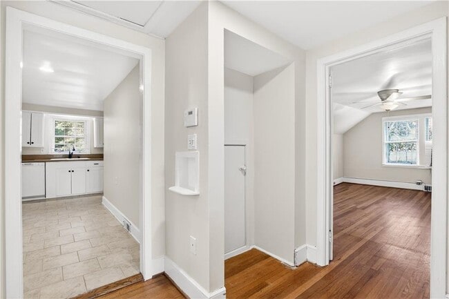 Building Photo - 613 Pelham Rd NE