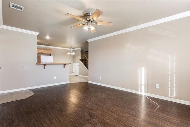 Building Photo - 58 S Woodsprings Dr