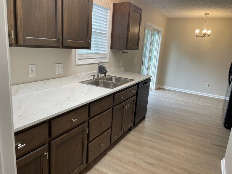 Building Photo - 2733 Calais Ct
