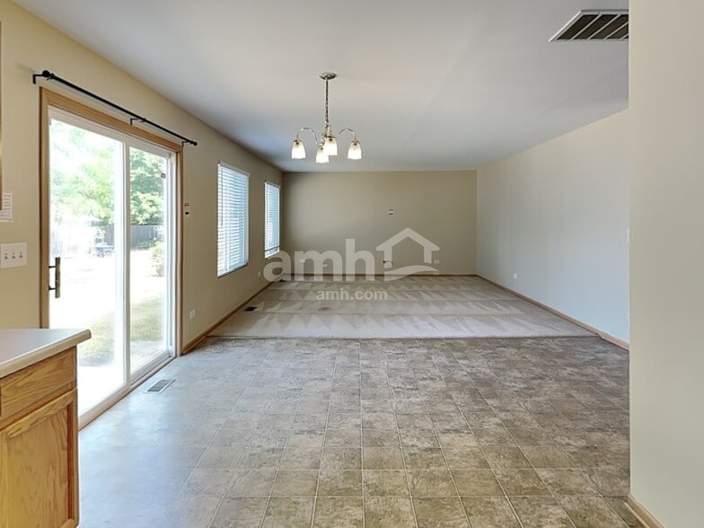 Building Photo - 14420 General Dr