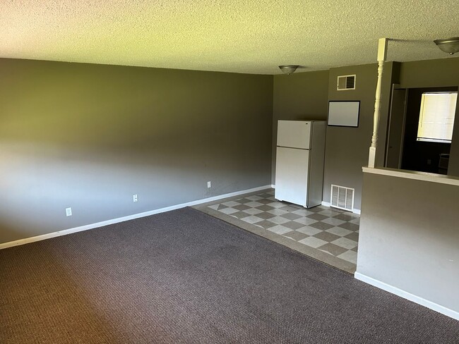 Building Photo - 217 N Hamilton St