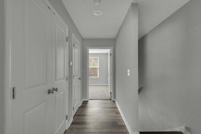 Building Photo - "Charming 2-Bed Townhouse Retreat in Fort Walton Beach with 2.5 Baths!"