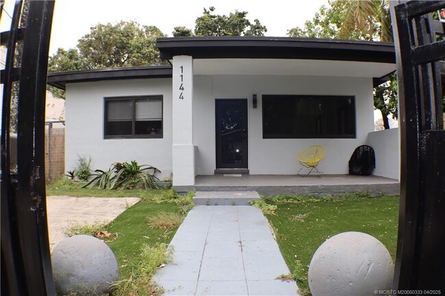 Primary Photo - 1144 NW 30th St