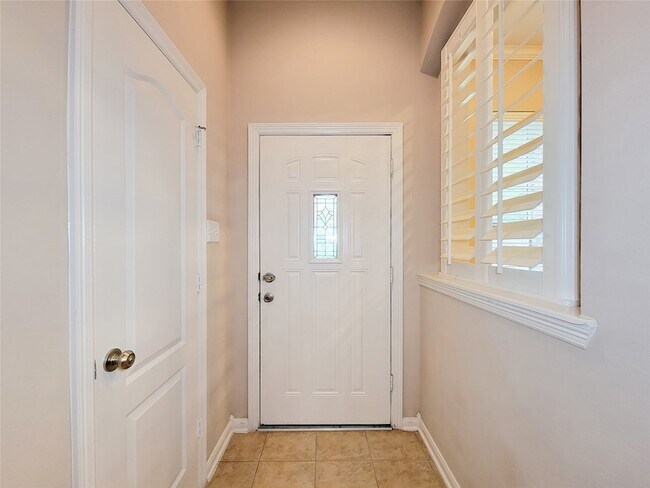 Building Photo - 206 Whispering Ridge Terrace