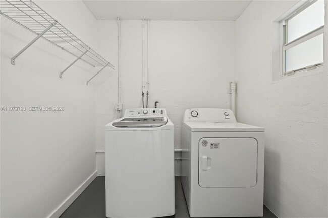 Building Photo - 201 NE 169th St