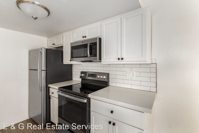 Building Photo - 2 br, 1 bath House - 740 E Joan D Arc Ave