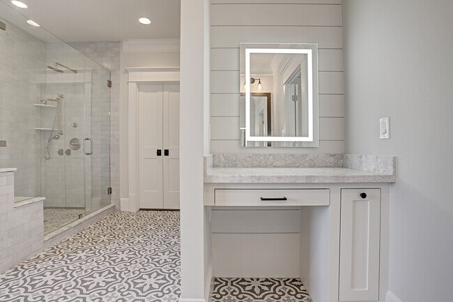 Building Photo - 1901 Bradshaw St