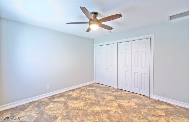 Building Photo - 787 Palm View Dr