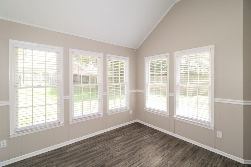 Building Photo - 4520 S Germantown Rd