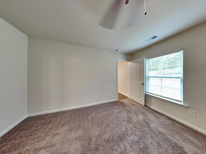 Building Photo - 274 Bent Holly Dr