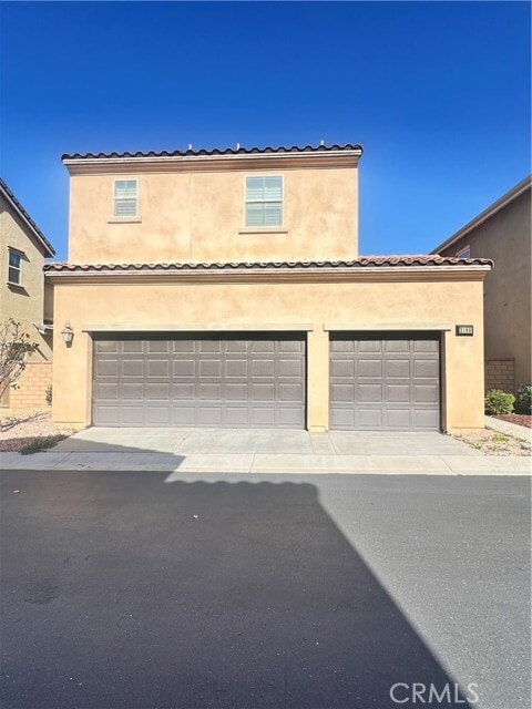 Building Photo - 3180 E La Avenida Dr