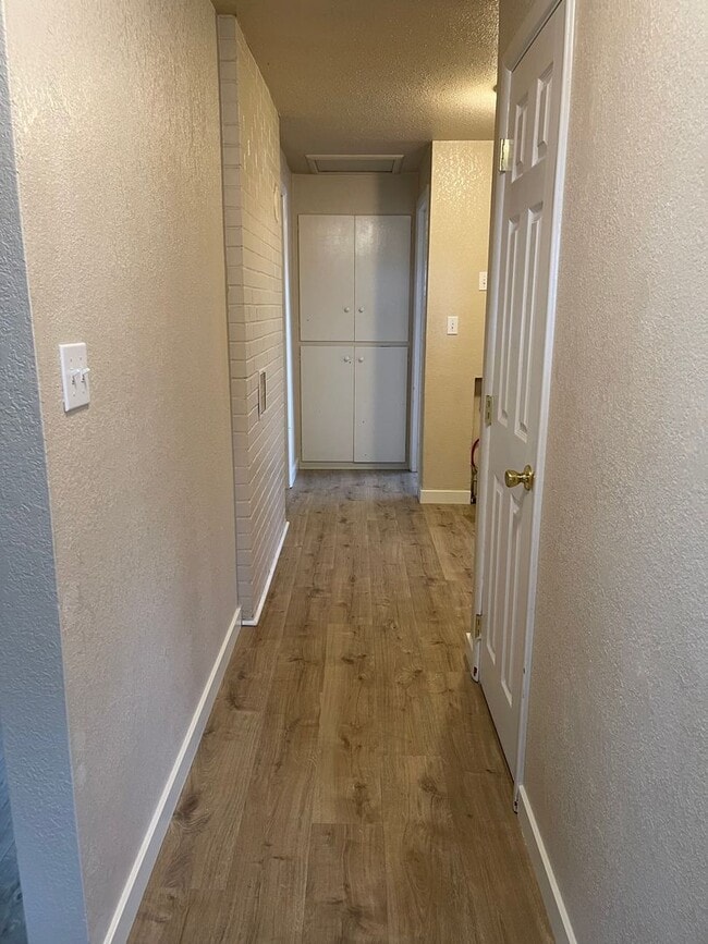 Building Photo - 2 Bdrm, 1 bath, 832sf home in Spanaway