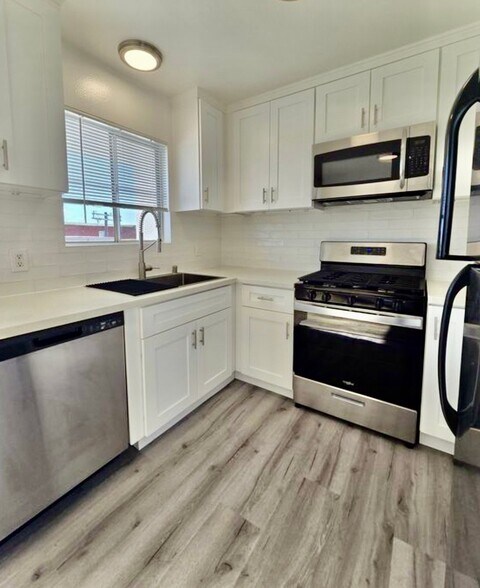 Building Photo - 4225 Inglewood Blvd