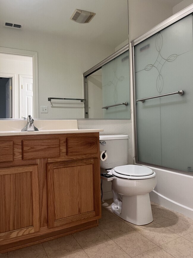 Building Photo - 2177 Stonewater Dr