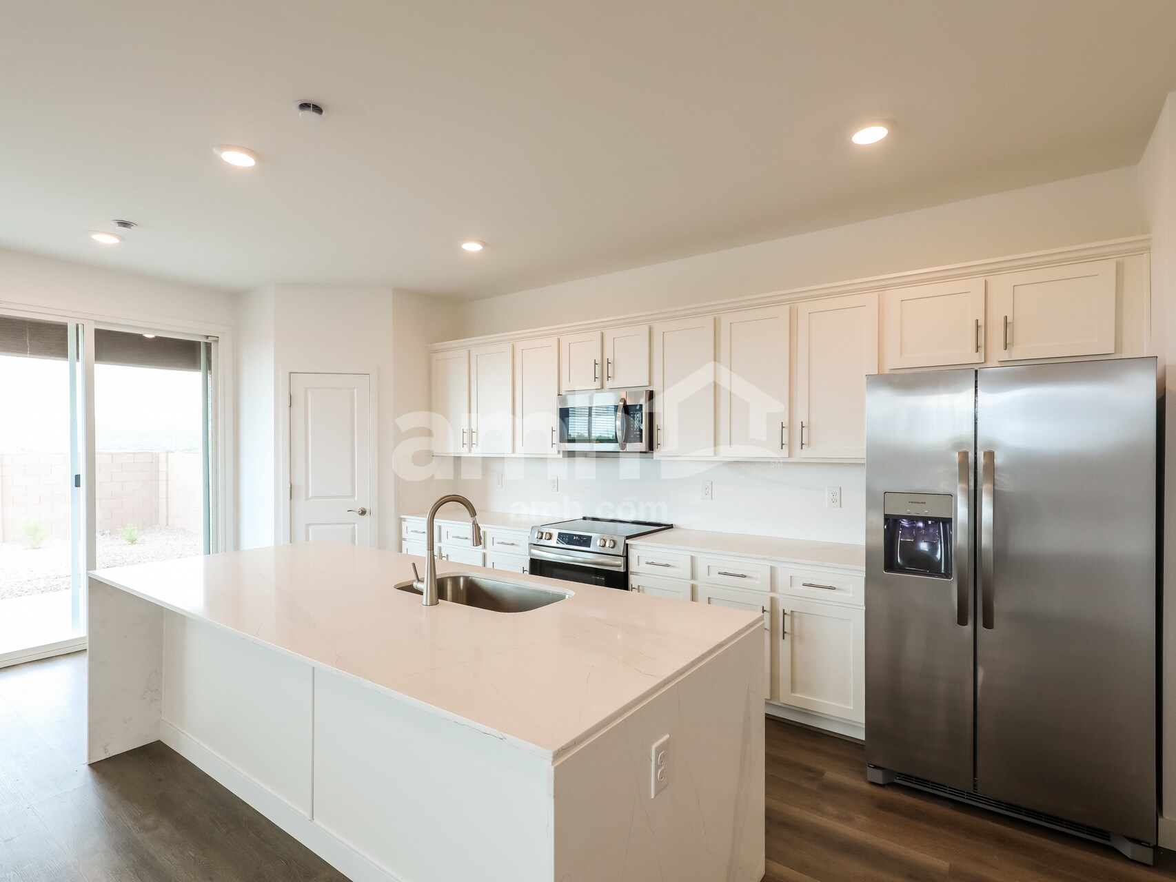 Building Photo - 6119 W Calle Lingo