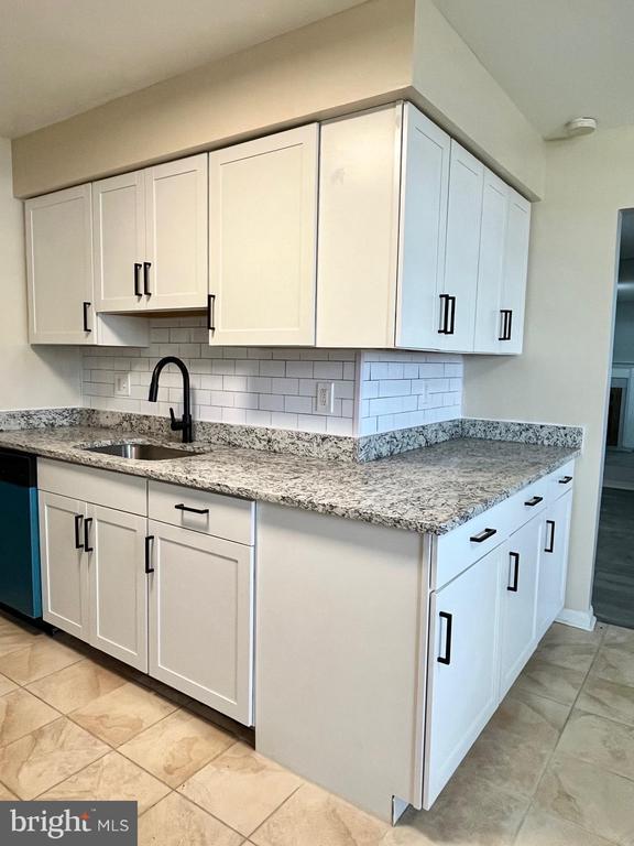 Building Photo - 7572 Belle Grae Dr