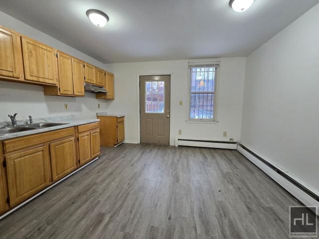 Building Photo - 4 bedroom in BROOKLYN NY 11206