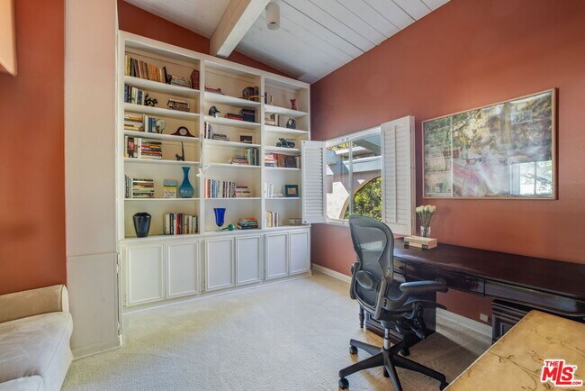 Building Photo - 1336 Bienveneda Ave