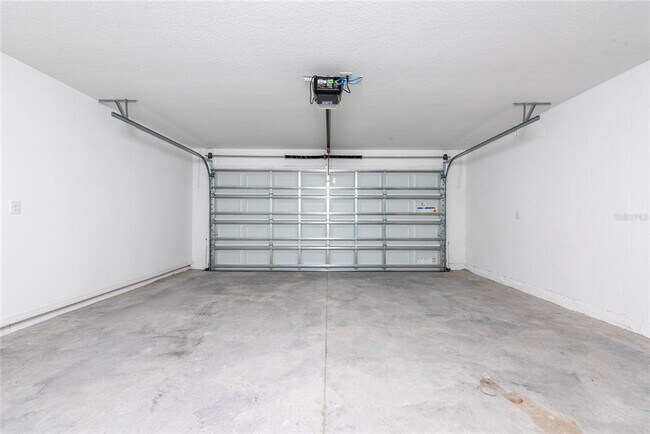 Building Photo - 346 Rustic Rail Dr