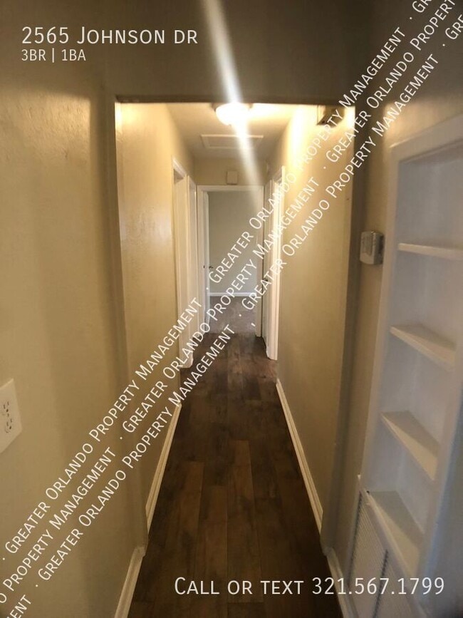 Building Photo - 2565 Johnson Dr