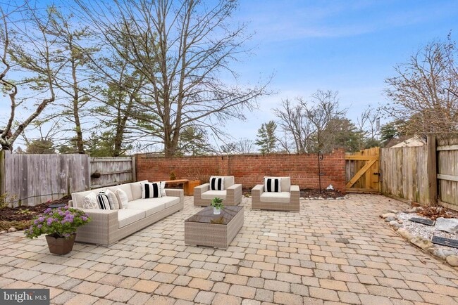 Building Photo - 19327 Frenchton Pl