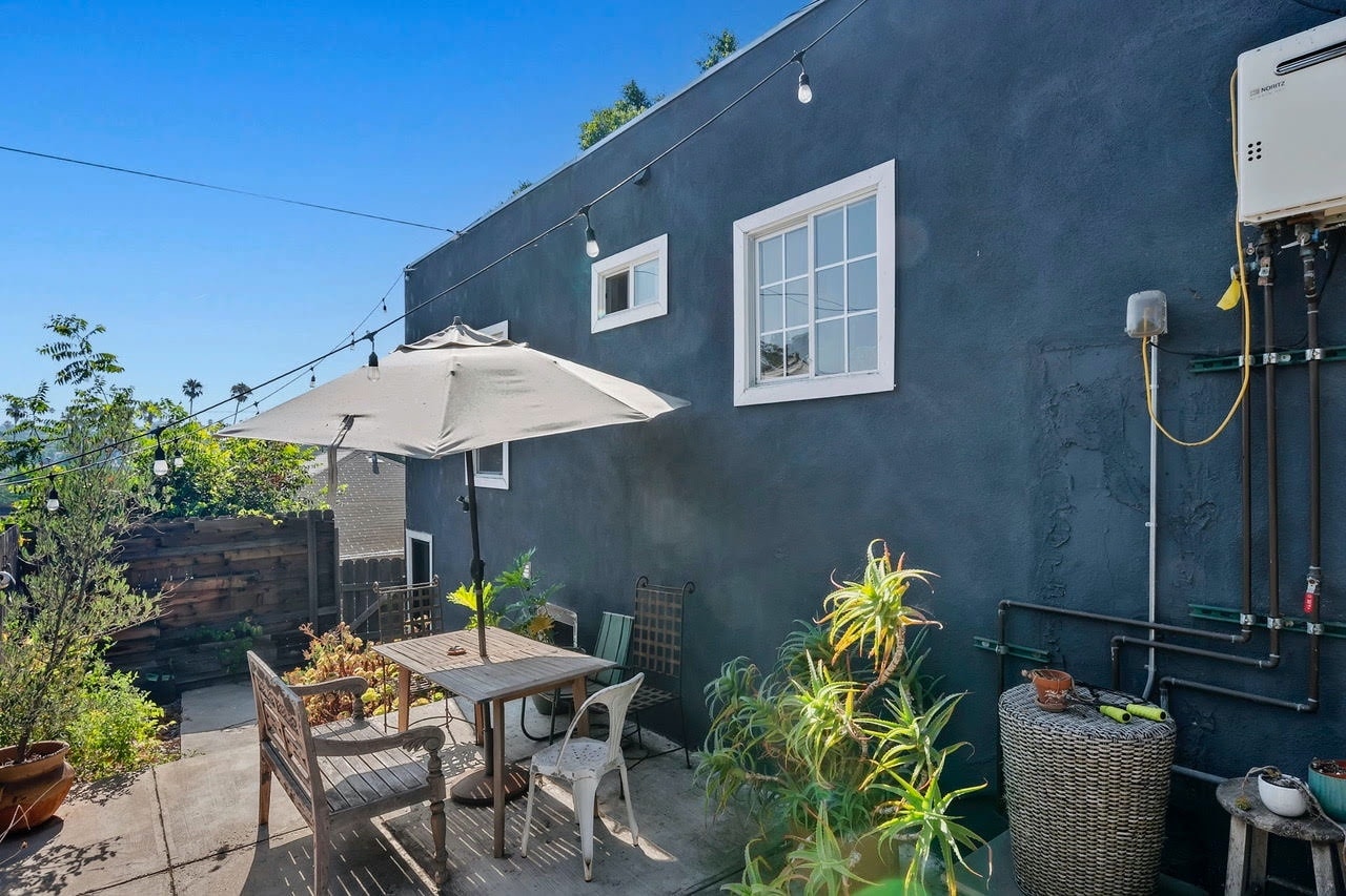 Building Photo - 5375 Raphael St